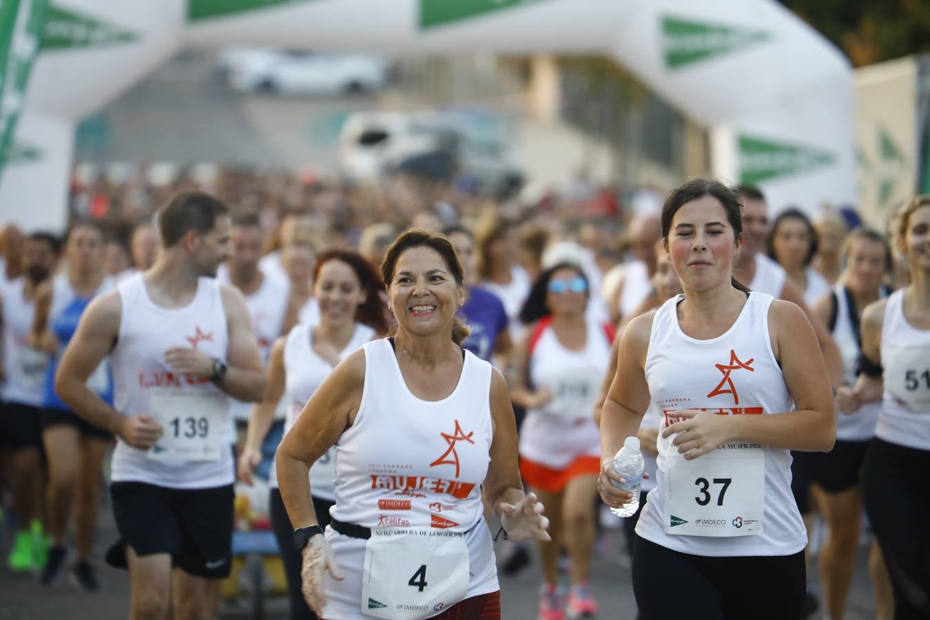 Las mejores imágenes de la XVII Carrera de la Mujer de Córdoba