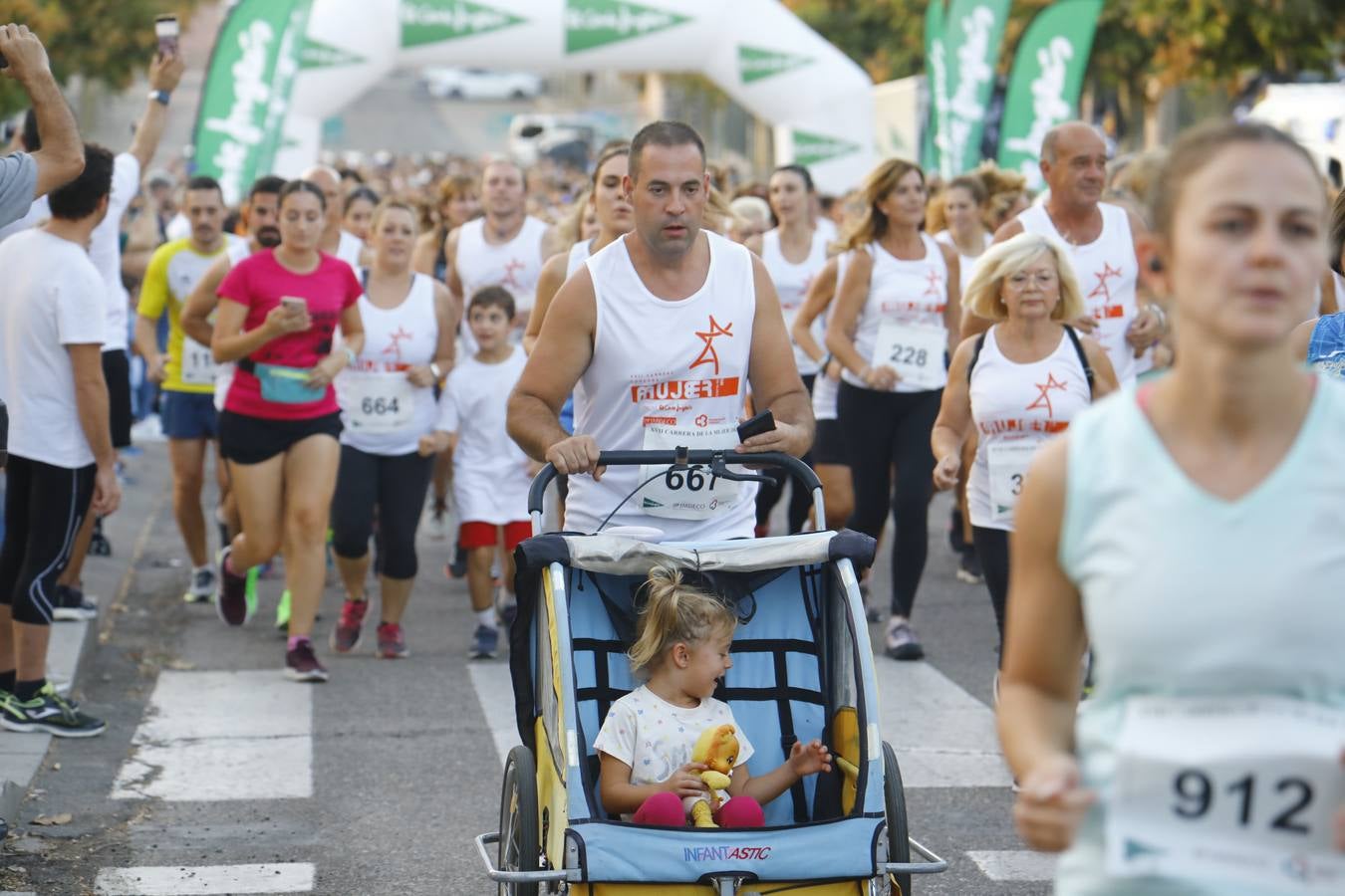 Las mejores imágenes de la XVII Carrera de la Mujer de Córdoba