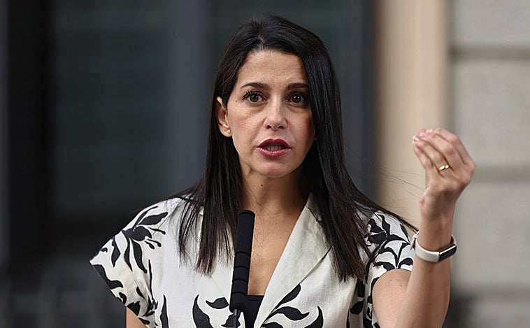 Ciudadanos rompe un tabú y hace bandera contra la subida de las pensiones