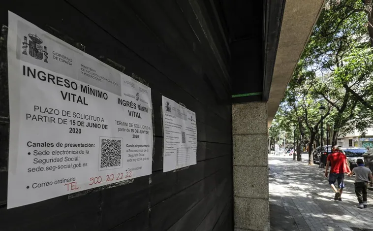 Un ruso cobra el Ingreso Mínimo Vital en España pese a venir con 65.000 euros en metálico y tres cuentas con 33.000 euros