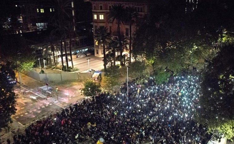 El Constitucional ordena investigar el impacto con 'foam' a una fotoperiodista en las protestas postsentencia