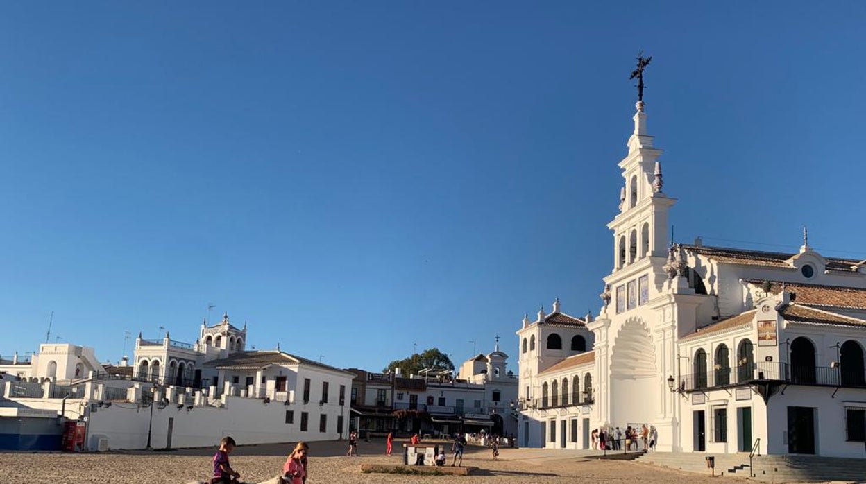 Almonte constituye una mesa de trabajo para buscar soluciones a las casas discoteca de El Rocío