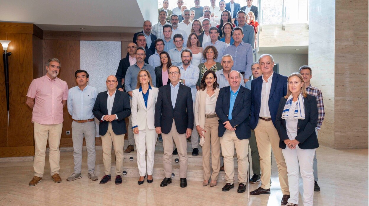 Kutxabank reúne a sus altos directivos en la sede de Cajasur en Córdoba