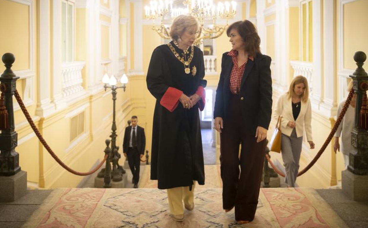 Carmen Calvo y María Teresa Fernández de la Vega en 2018