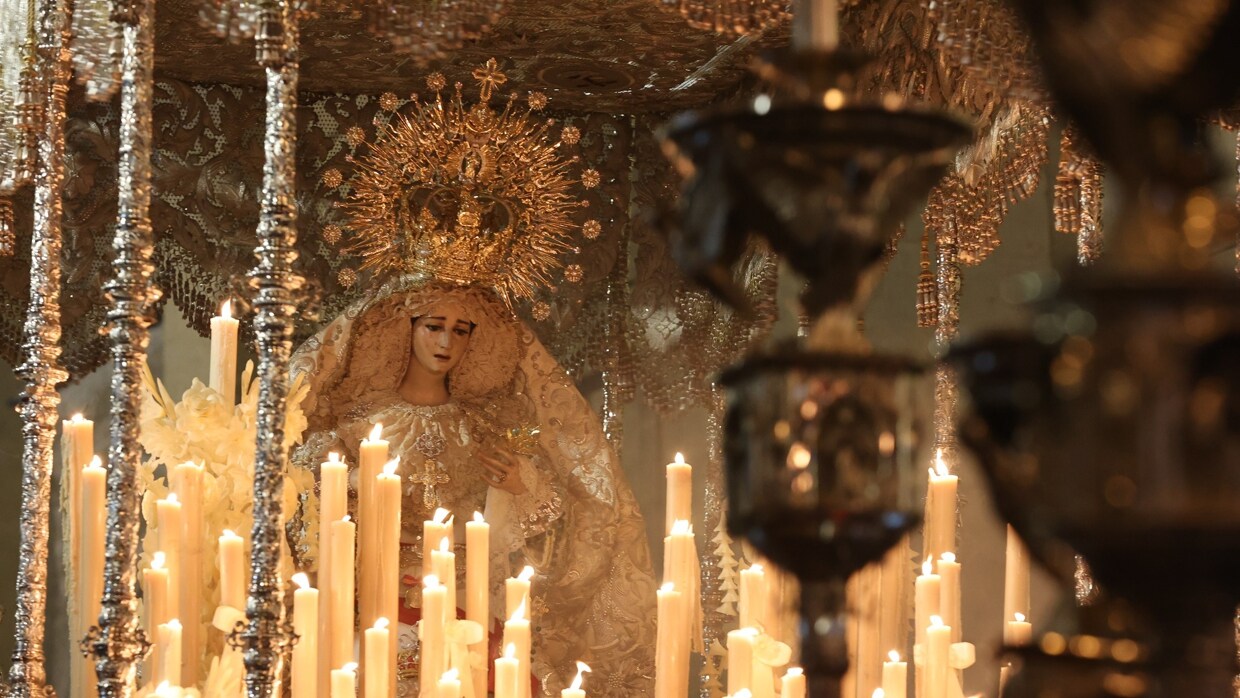 La Virgen de la Paz, aclamada reina de Córdoba entre el cariño de sus devotos