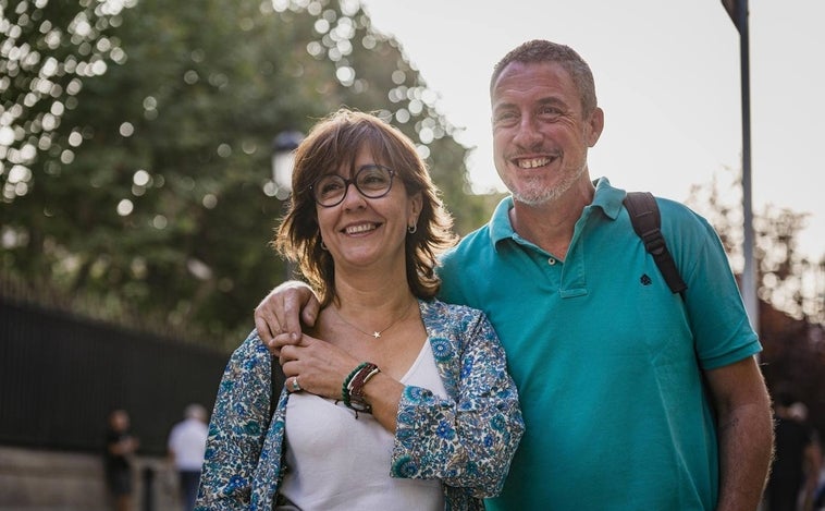 Hay vida (y sonrisas) tras la muerte de una hija