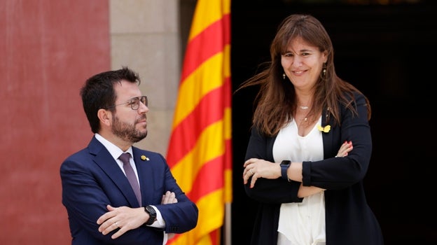 Pere Aragonés con Laura Borrás, presidenta de Junts