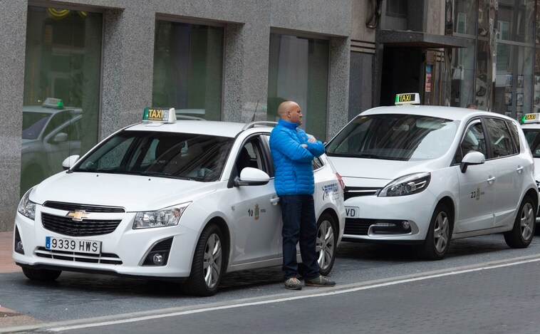 El taxi encara la inflación con subidas «salomónicas» del 5,5% en ciudad y 4,3% en carretera
