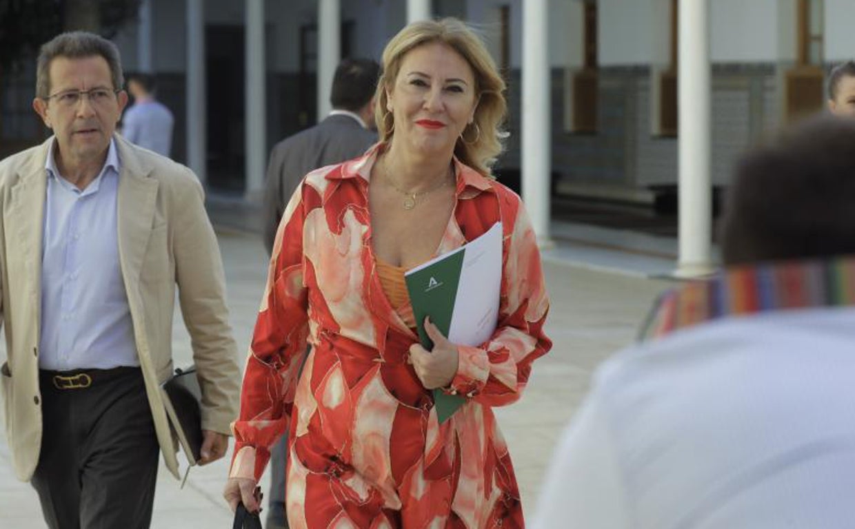 La Junta de Andalucía corrige su plan de recorte de la 'administración paralela'