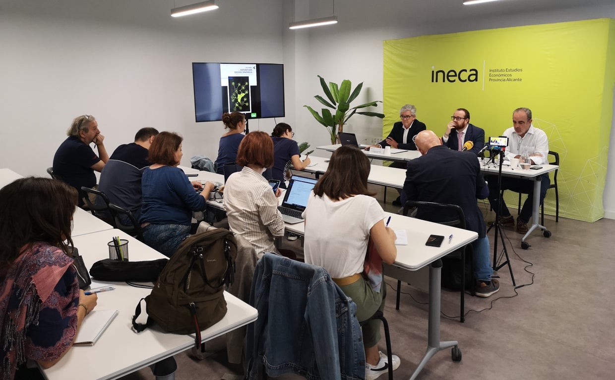 Presentación del informe de coyuntura trimestral de Ineca, este lunes en Alicante.