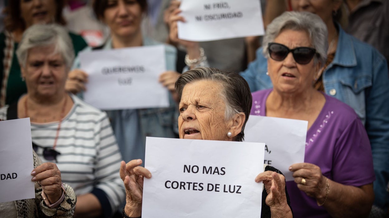 Los cortes de luz en la zona Norte de Granada llegan a juicio y sientan a Endesa en el banquillo