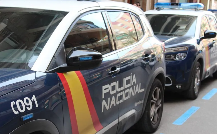 Un hombre ataca con un hacha el coche en el que viajaban su exmujer y sus hijas en Valencia
