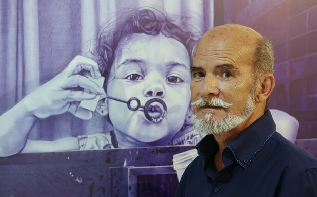 Pepe Lozano, la magia de sacar el arte de un bolígrafo Bic en Córdoba