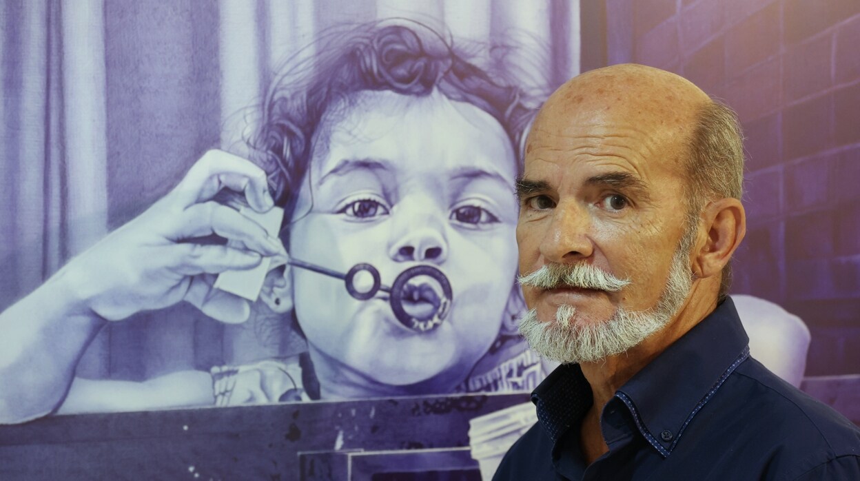 Pepe Lozano, la magia de sacar el arte de un bolígrafo Bic en Córdoba