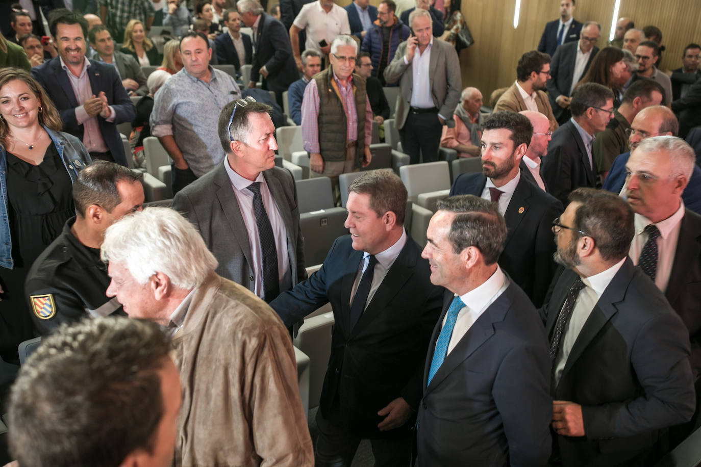 Las imágenes del recibimiento a Felipe González en Toledo