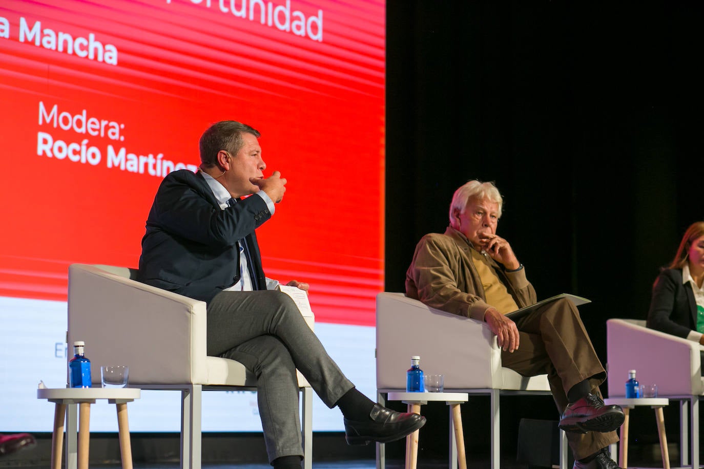 Las imágenes del recibimiento a Felipe González en Toledo