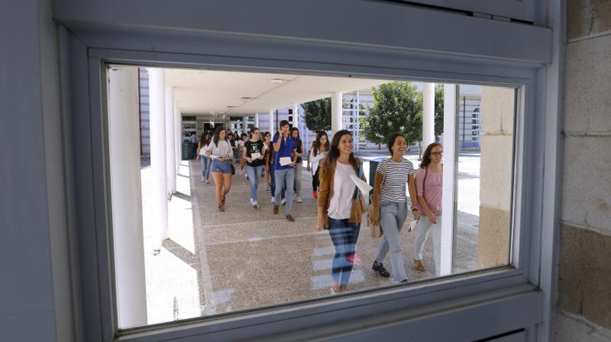 Educación, Derecho y ADE, titulaciones más demandadas por los nuevos universitarios andaluces