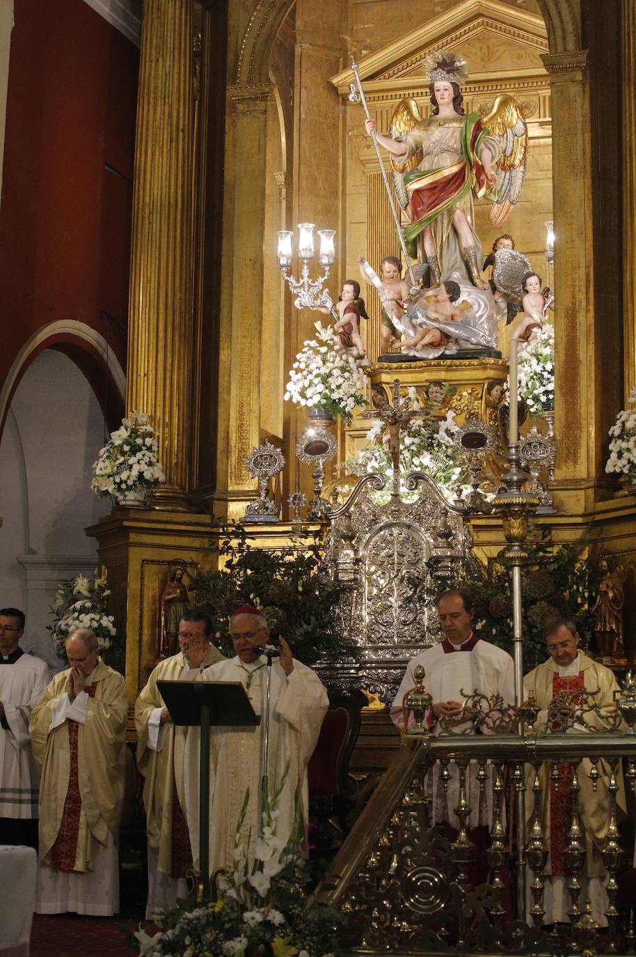 Día de San Rafael en Córdoba | La misa votiva, en imágenes