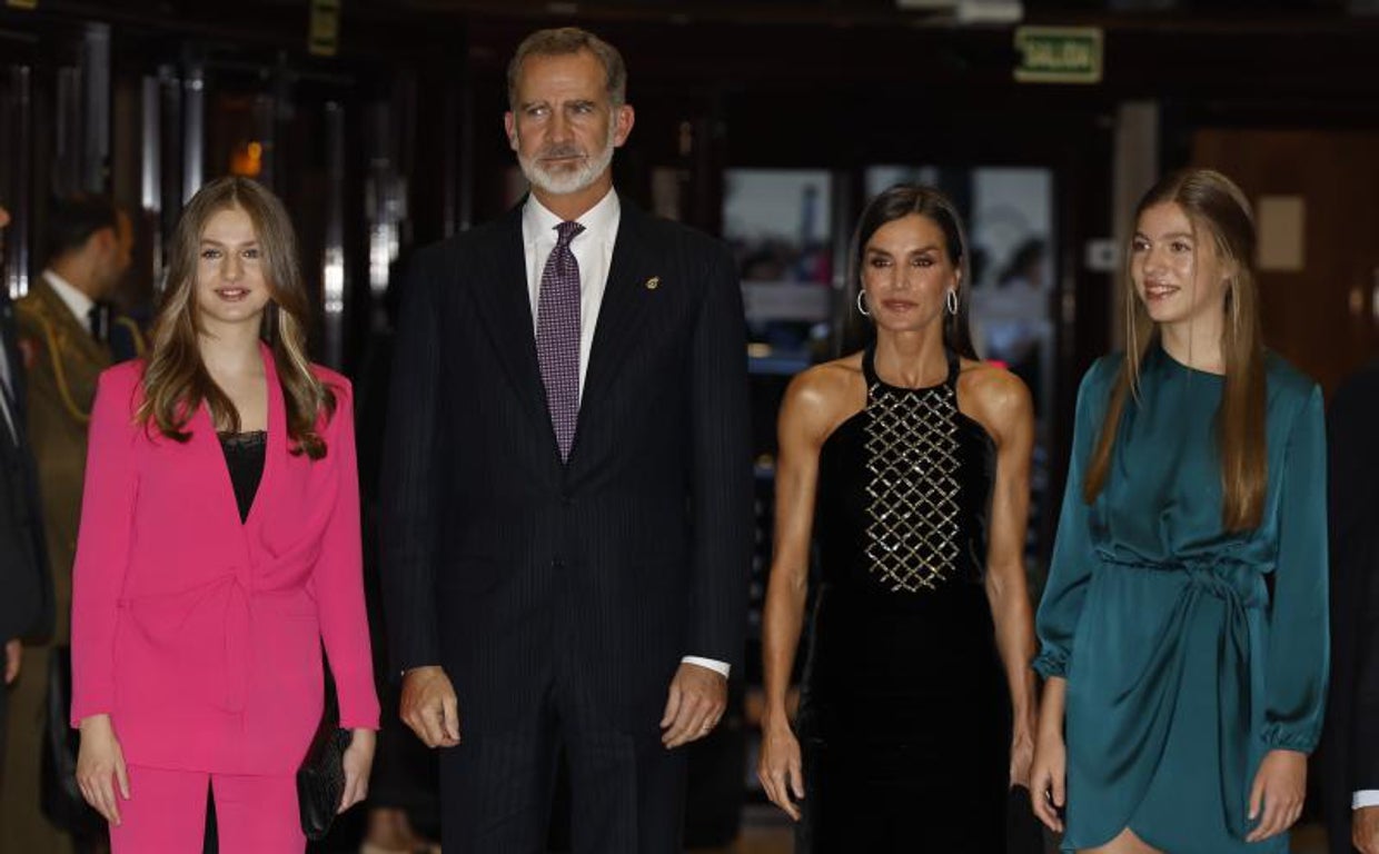 Los Reyes junto a sus hijas, la Princesa Leonor y la infanta Sofía