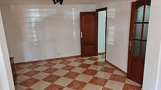 Imagen de un piso en venta en la calle Motril por 25.000 euros