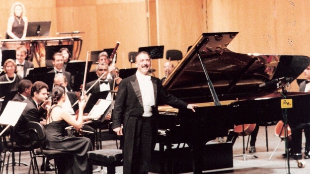 Rafael Orozco, con la Orquesta de Córdoba, en el concierto inaugural