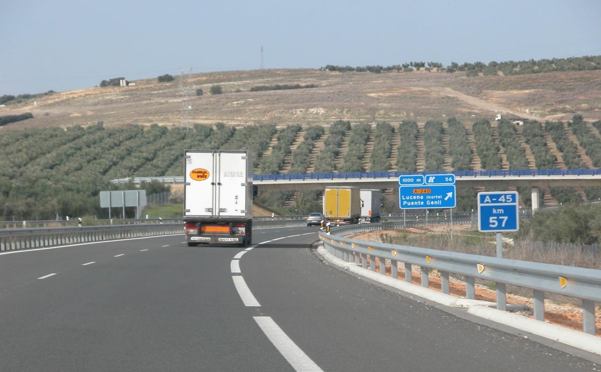 Autovía A-45 a su paso por Lucena