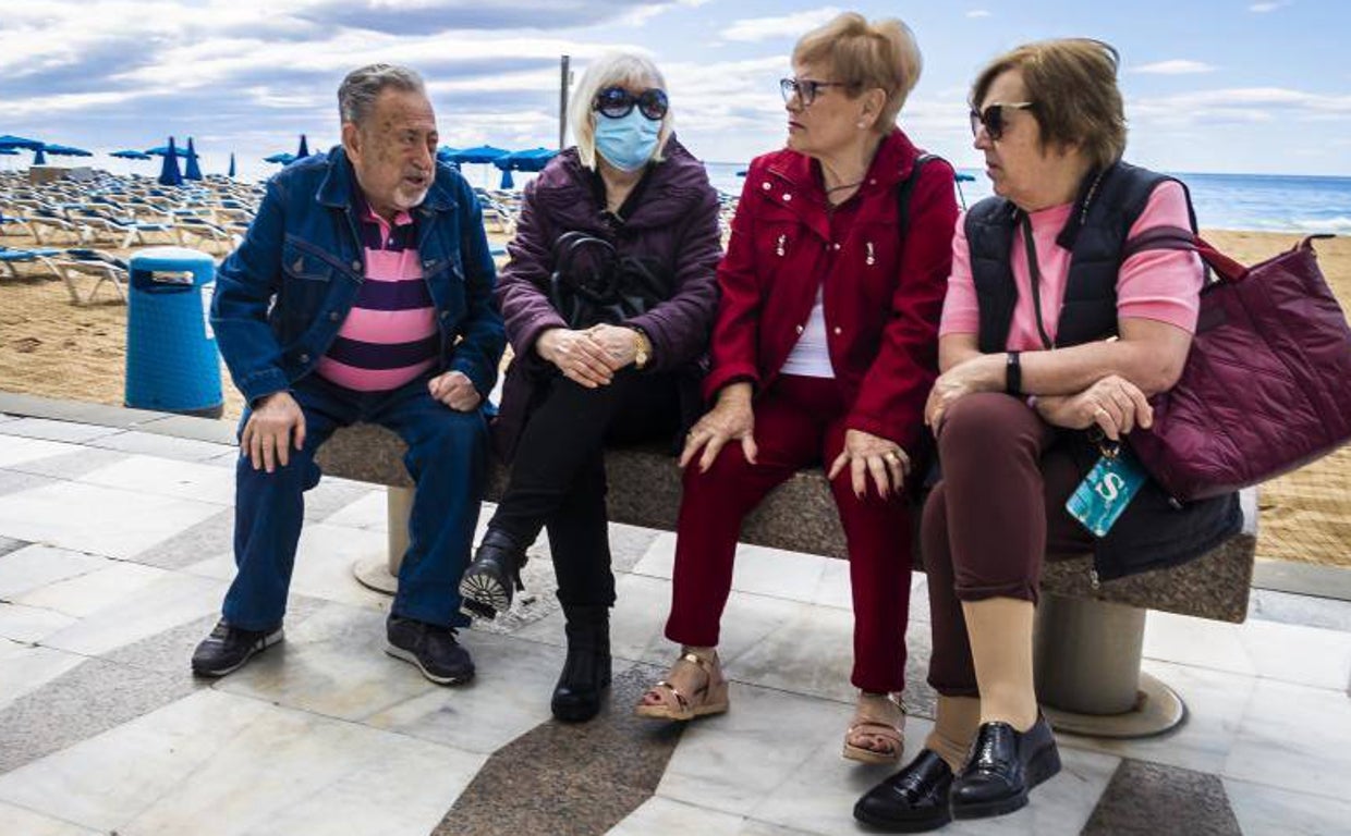 Personas mayores participantes en un viaje del Imserso