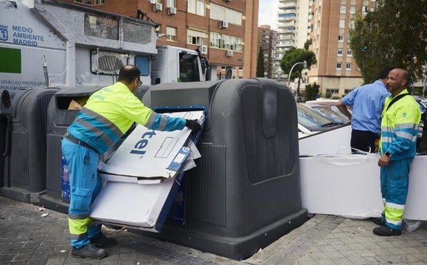 El cartón de Centro, Salamanca y Chamberí se recogerá cuatro veces al día