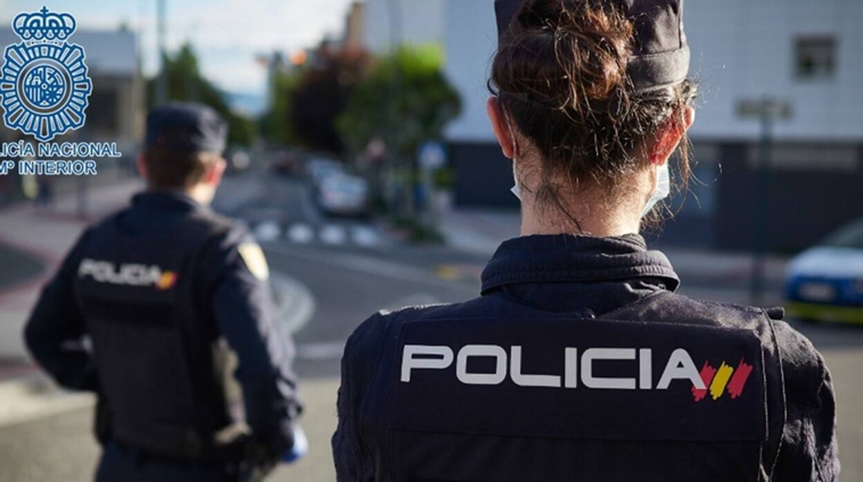 Muere una niña de un mes asfixiada mientras dormía en la cama con sus padres en Málaga