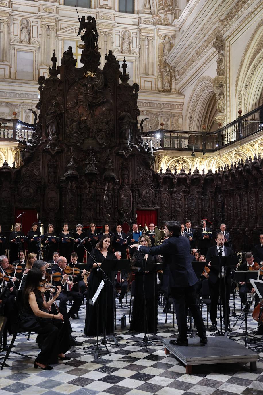 El sobrecogedor &#039;Requiem&#039; de Mozart en la Mezquita-Catedral de Córdoba, en imágenes