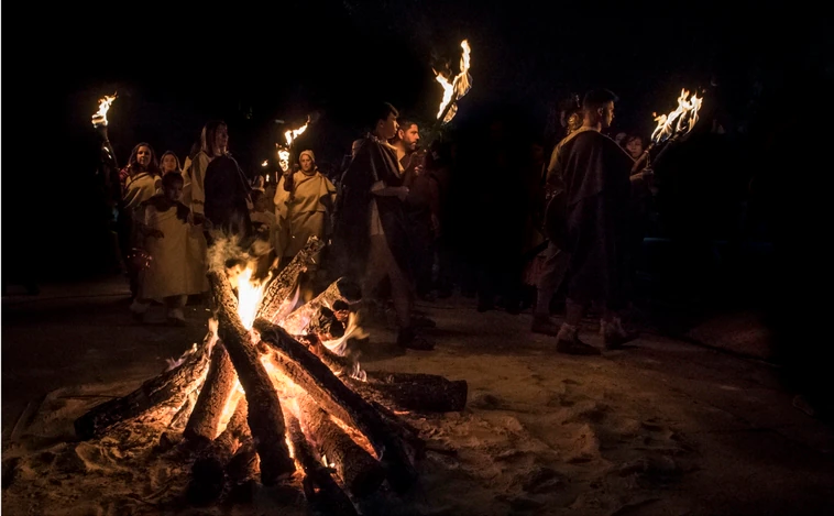 Ánimas, fuego y ritos, las otras tradiciones de Todos los Santos