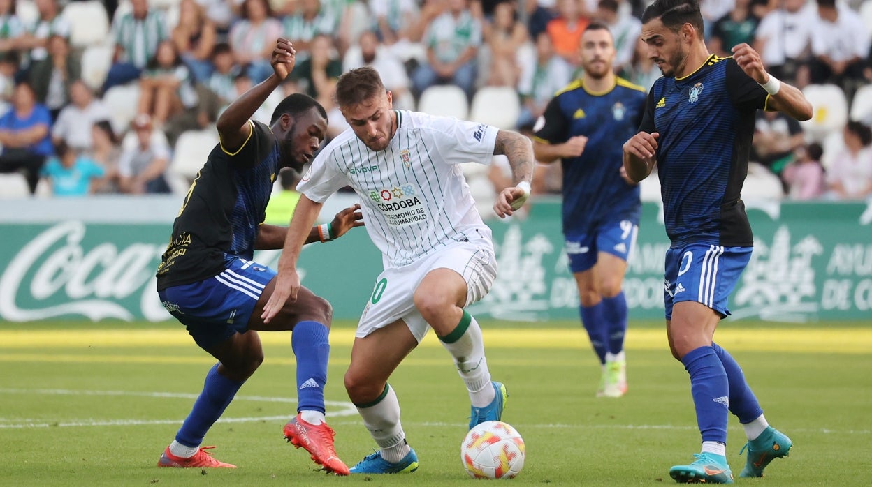 Antonio Casas, baja del Córdoba CF para visitar al Ceuta por un esguince en la rodilla