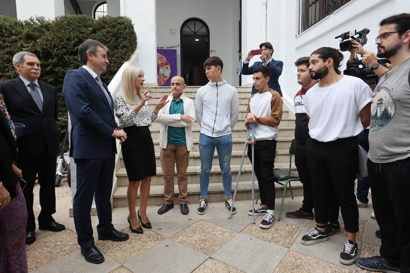 La visita de la consejera de Educación al instituto Maimónides, de Córdoba, en imágenes