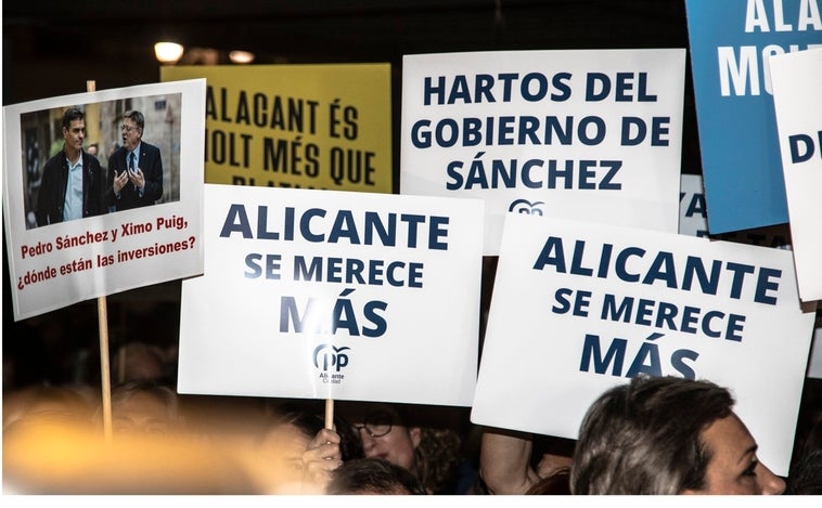 «Se acabó»: Alicante sale a la calle para clamar contra la marginación de la provincia por parte del Gobierno