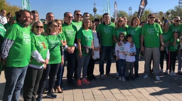 Más de 500 personas participan en la carrera popular contra el cáncer en Córdoba
