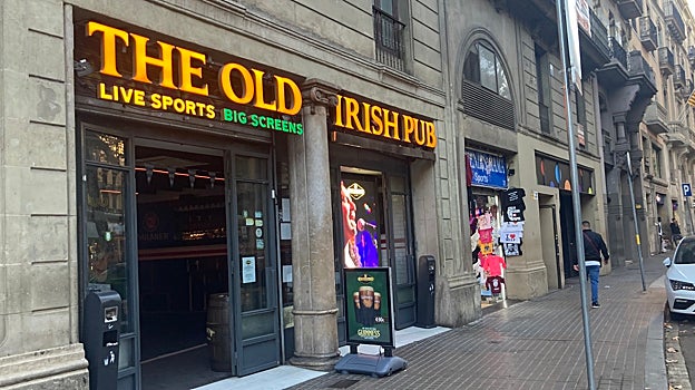 Exterior del pub donde fue visto por última vez Levi Davis en Barcelona