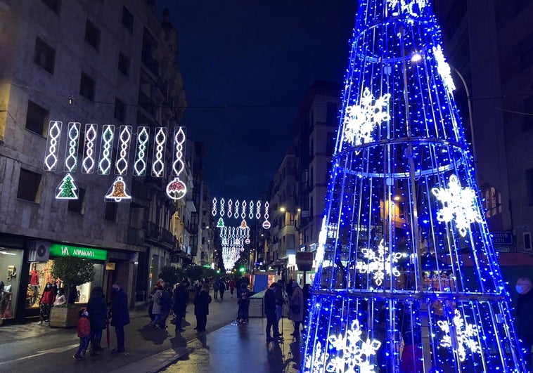 Cuenca reducirá las horas de encendido de las luces de Navidad y aun así pagará más