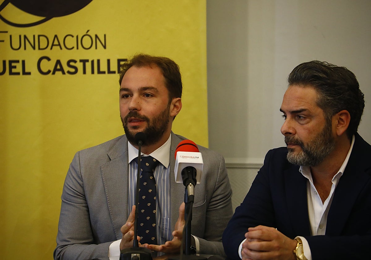 Los artistas sevillanos Rafael Laureano y José Cabrera Lasso de la Vega, el pasado sábado en Córdoba