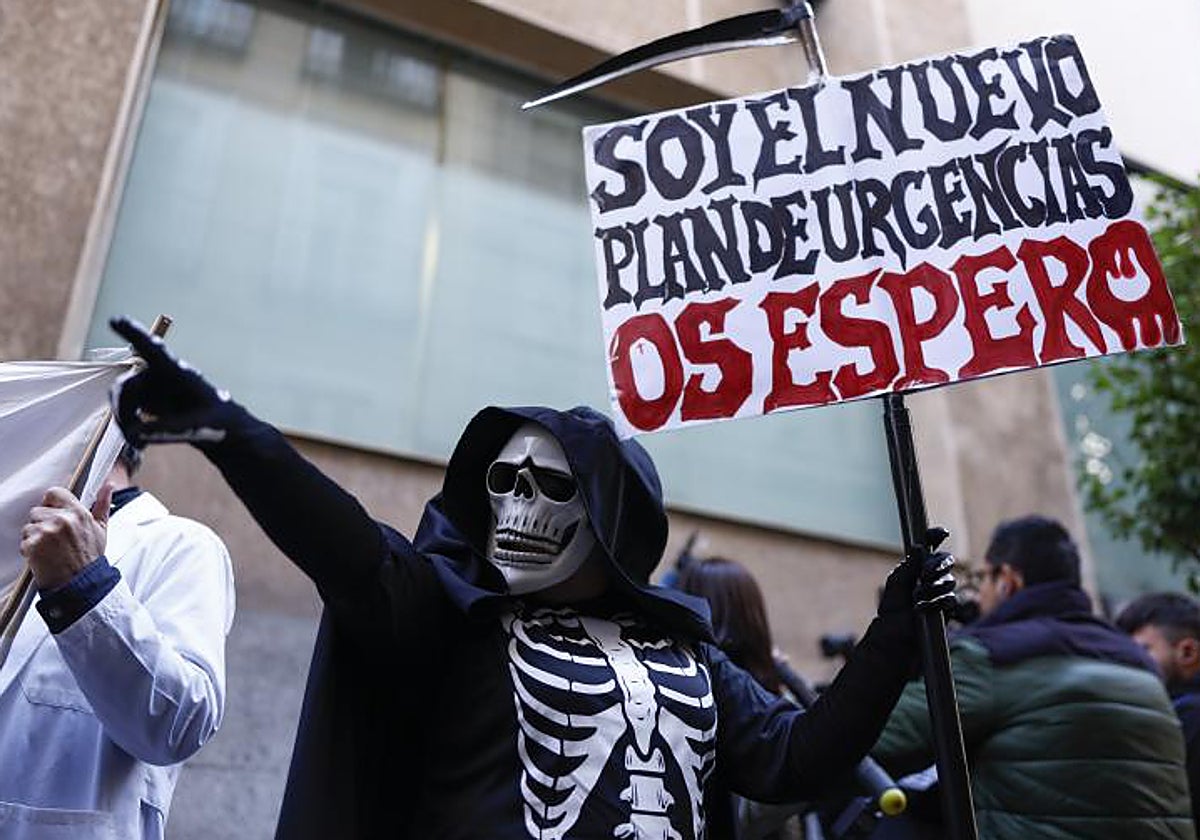 Médicos de urgencias extrahospitalarias de Atención Primaria se manifiestan en Madrid