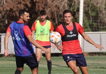 Cristian Carracedo entra en la enfermería del Córdoba CF y sale Carlos Puga