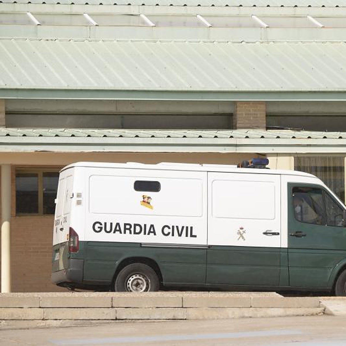 Detenida una anciana que intentaba introducir cocaína y hachís para su hijo en la prisión de Soto del Real durante una visita