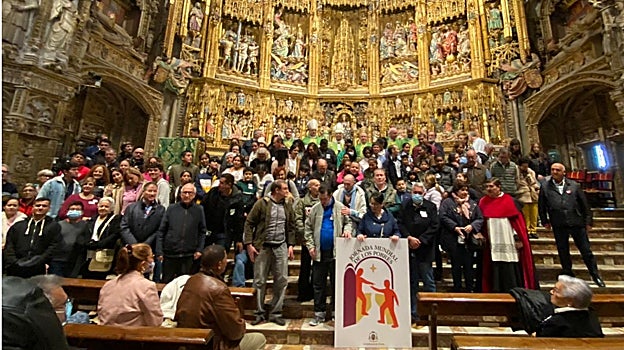 Asistentes a la homilía en la catedral de Toledo