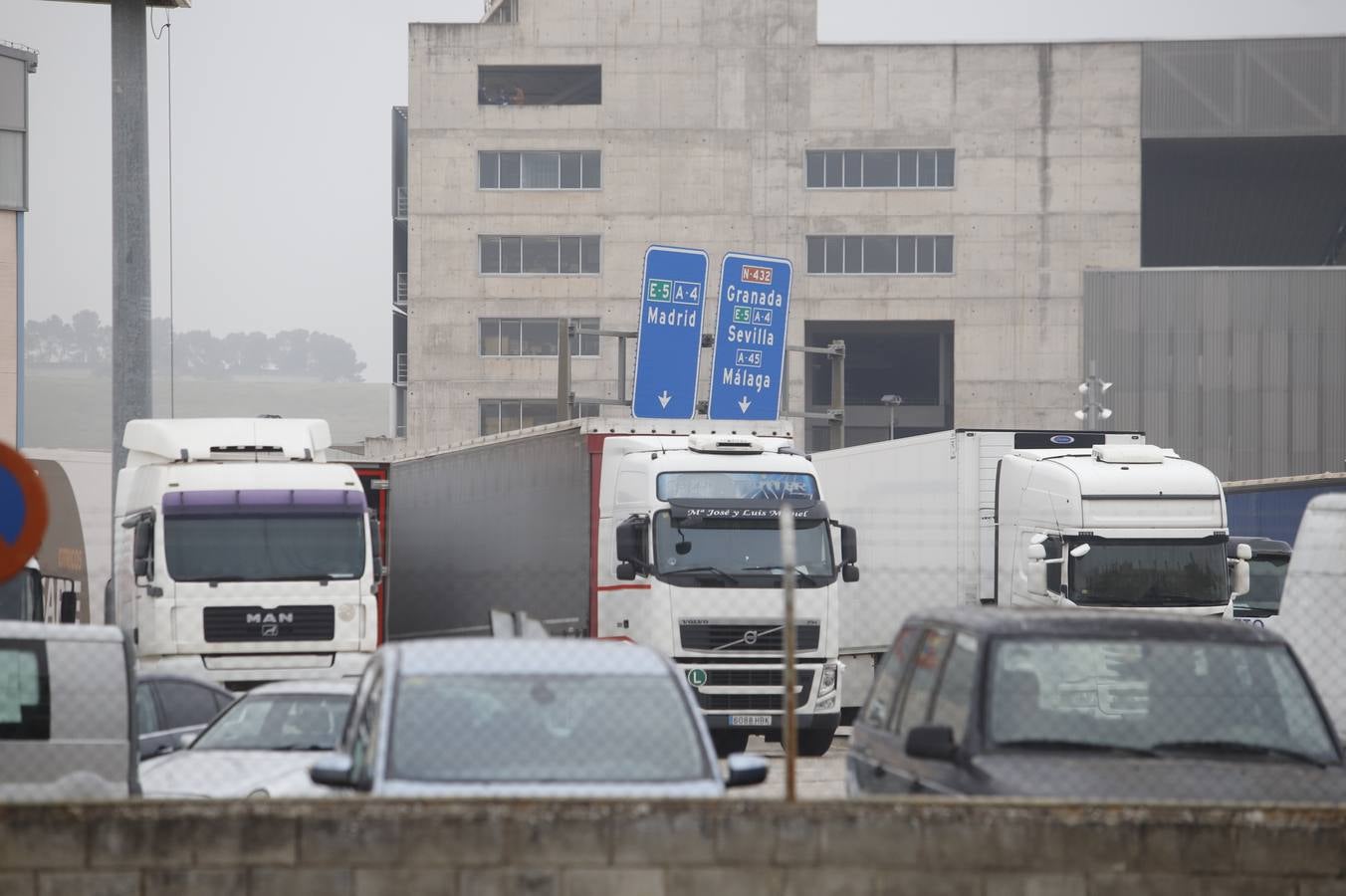 Paro del transporte en Córdoba, imágenes de un arranque sin incidencias
