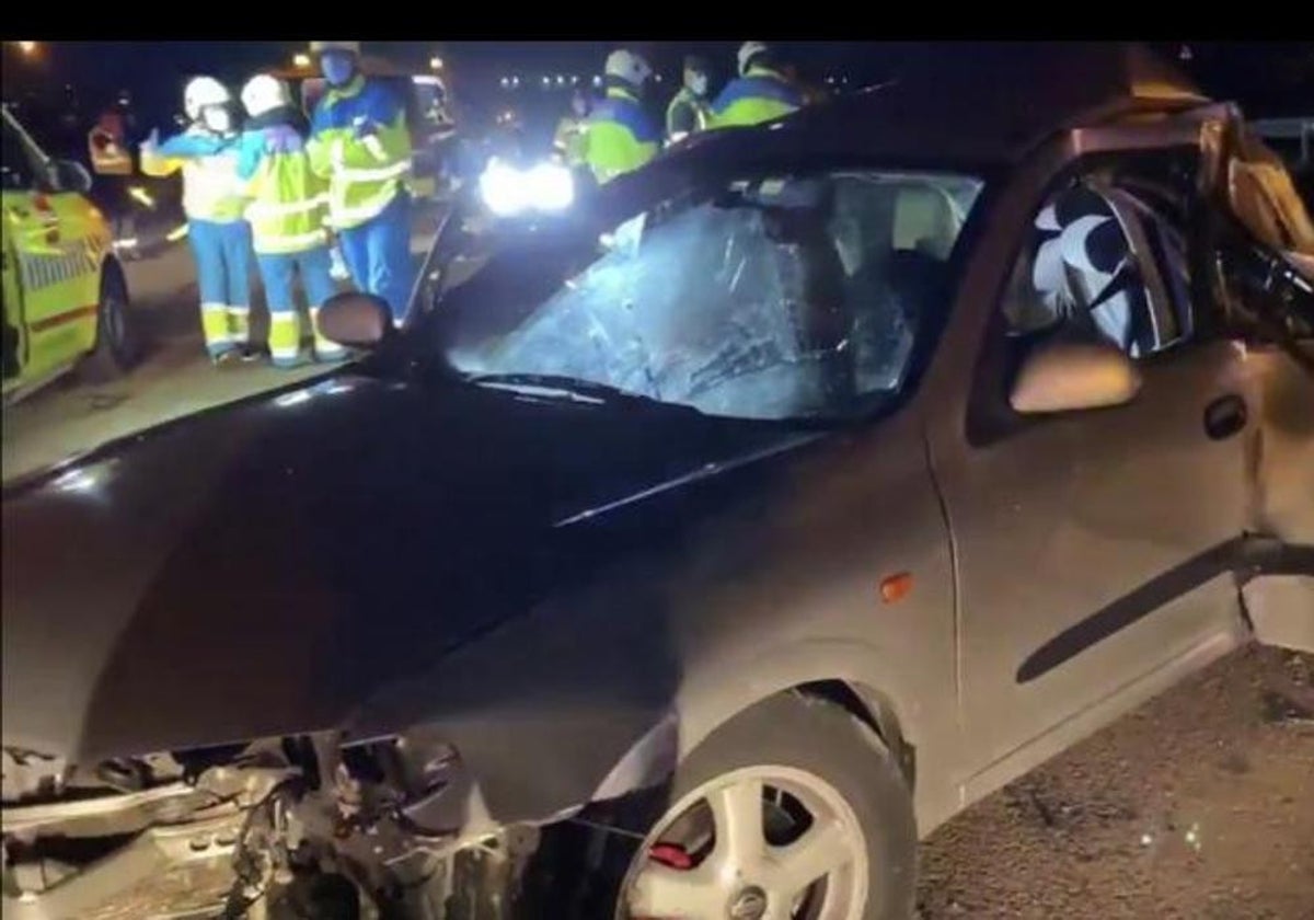 Imagen de un coches siniestrado tras un accidente