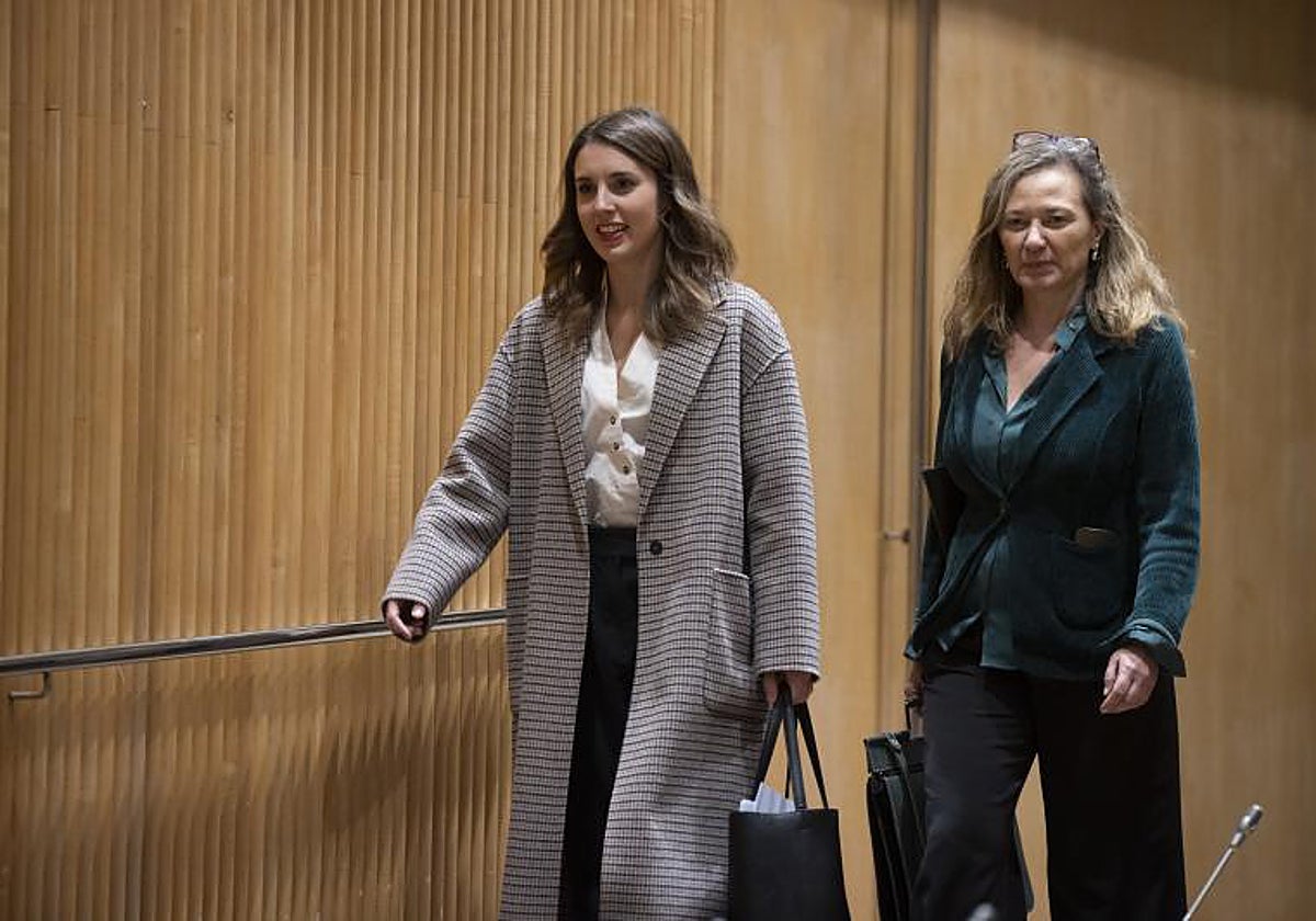 La ministra de Igualdad, Irene Montero, y la delegada de Gobierno contra la Violencia de Género, Victoria Rosell