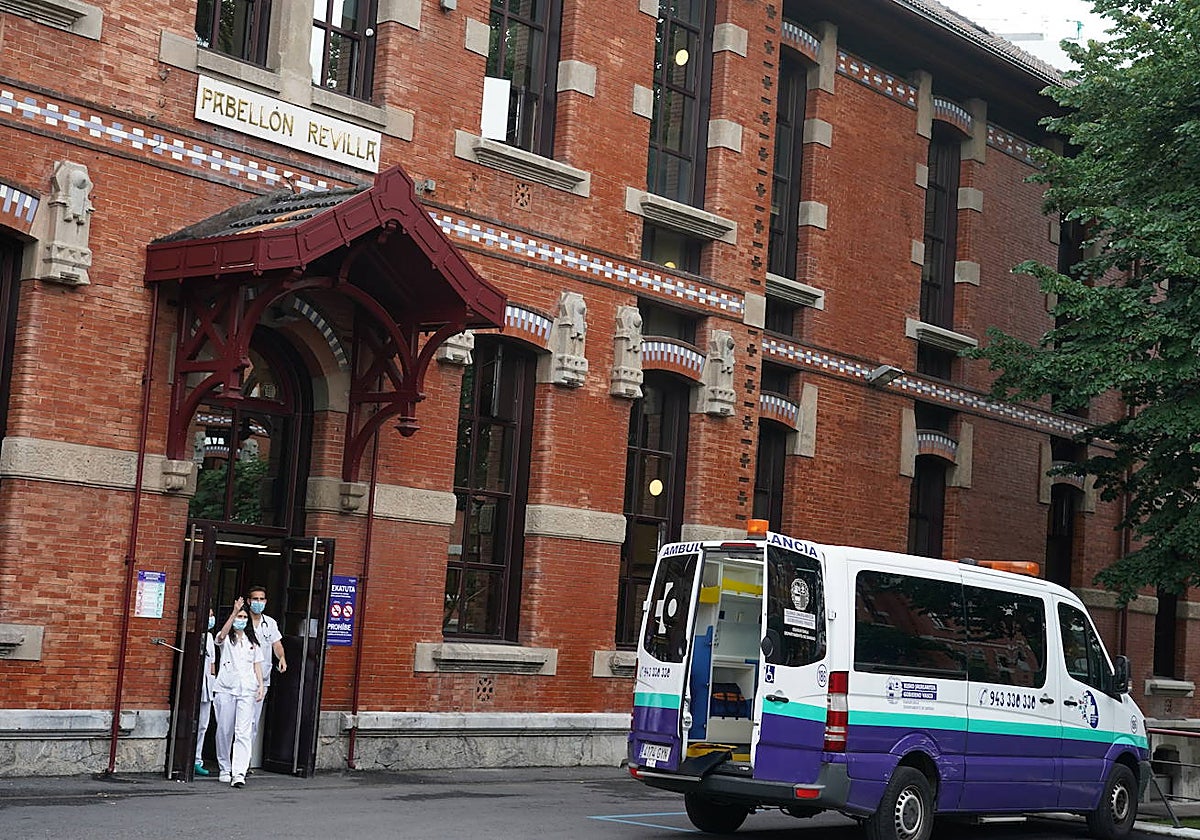 Los sanitarios del hospital de Basurto se muestran contrarios al cierre de la unidad