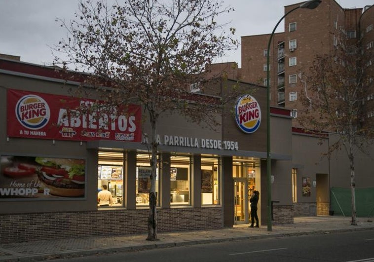 La Generalitat abre un expediente sancionador a Burguer King por excluir el catalán en sus pantallas