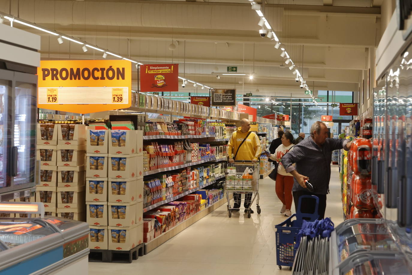 La inauguración del nuevo Lidl de la carretera de Palma del Río, en imágenes
