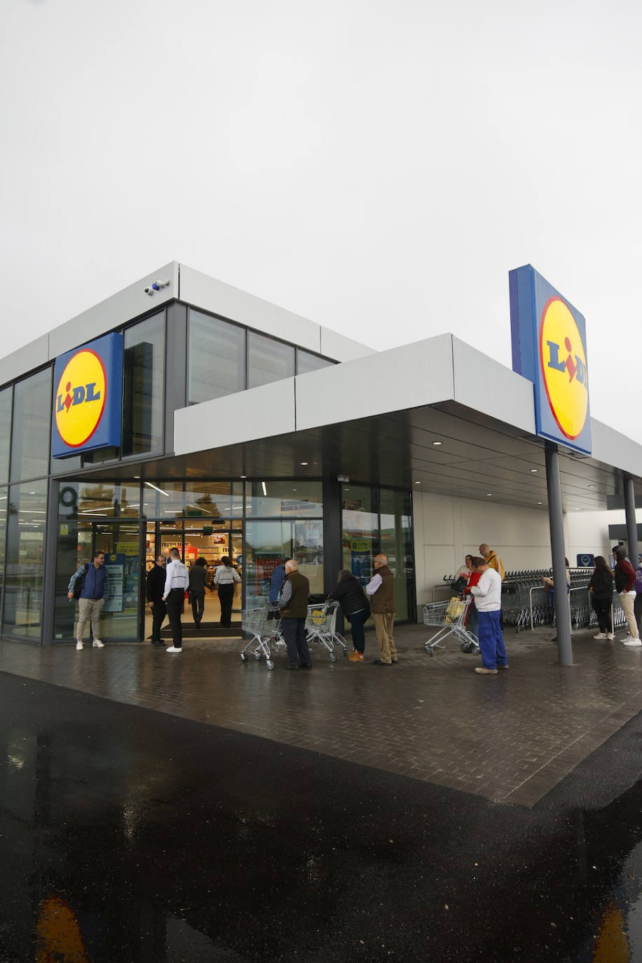 La inauguración del nuevo Lidl de la carretera de Palma del Río, en imágenes