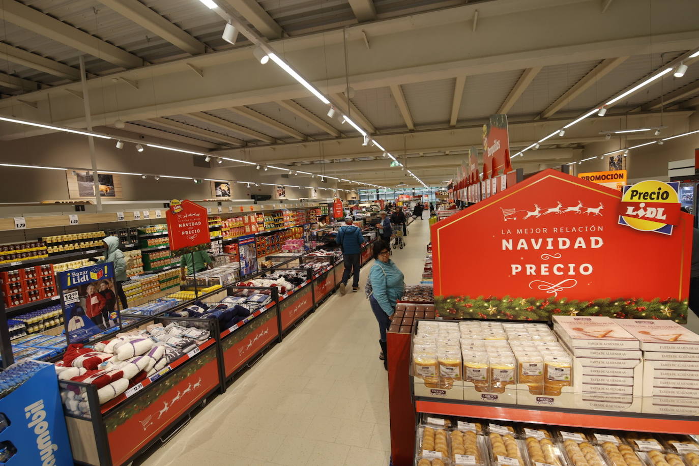 La inauguración del nuevo Lidl de la carretera de Palma del Río, en imágenes